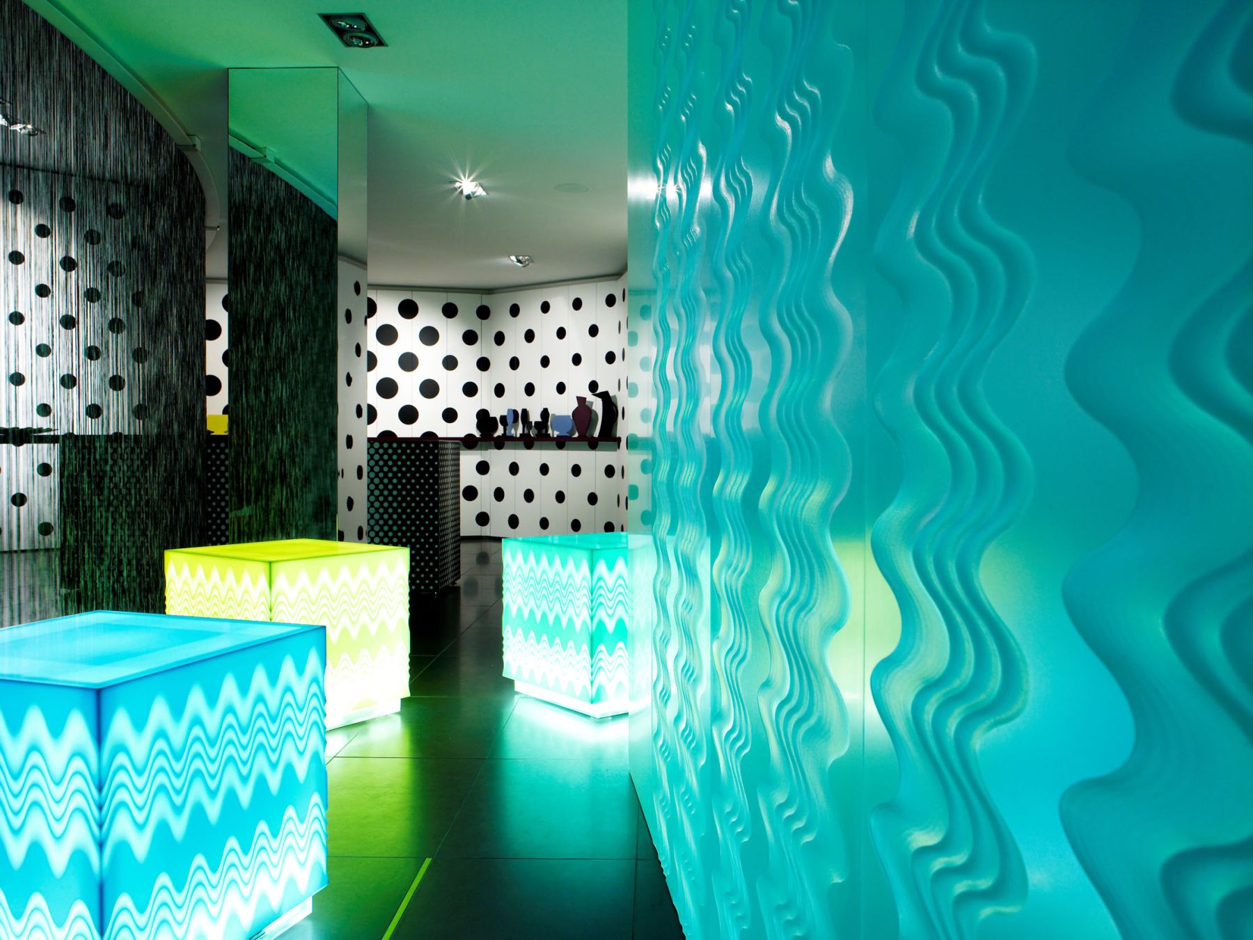 sites/corian.it/IMG/jpg/uses-and-app-corian-loves-missoni-photo-leo-torri-1.jpg